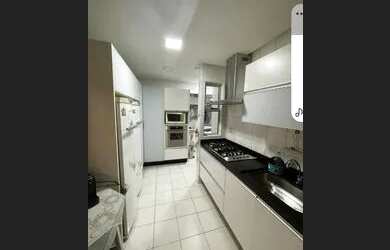 Imagem: O apartamento possui 3 Dormitórios, 2 Banheiros, 2 Vagas na