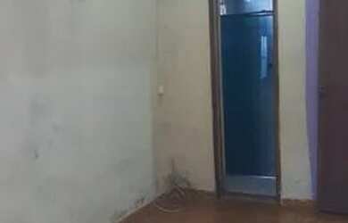 Imagem: A casa possui 1 Dormitório, 1 Banheiro, 1 Vaga na garagem e