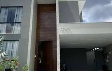 Imagem: A casa em condomínio possui 3 Dormitórios, 1 Banheiro, 3 Vagas