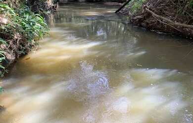 Imagem: A chácara possui 1.200m² de Área e está localizado em St