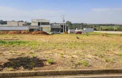 Imagem: O terreno possui 300m² de Área e está localizado em Álvares