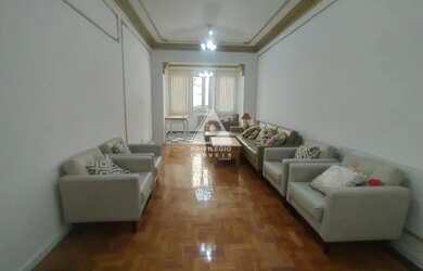 Imagem: O apartamento possui 3 Dormitórios, 4 Banheiros, 158m² de