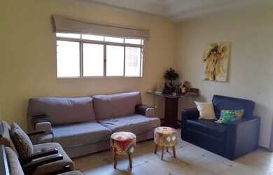 Imagem: A casa possui 3 Dormitórios, 3 Banheiros, 275m² de Área e