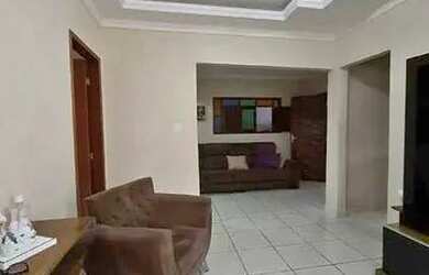 Imagem: A casa possui 1 Dormitório, 2 Banheiros, 100m² de Área e