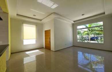 Imagem: A casa em condomínio possui 3 Dormitórios, 3 Banheiros, 4