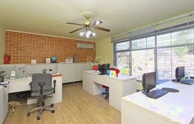 Imagem 3: Casa para Venda - 500m², 5 dormitórios, sendo 2 suites, 5 vagas - Menino...