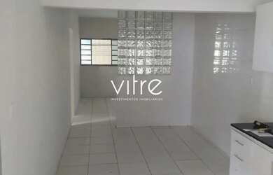 Imagem: A casa possui 2 Dormitórios, 2 Banheiros, 2 Vagas na garagem