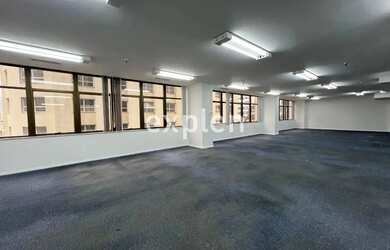 Imagem: O depósito possui 364m² de Área e está localizado em Centro