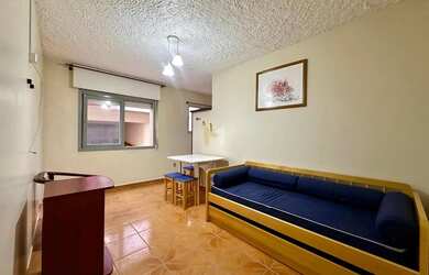 Imagem: O apartamento possui 1 Dormitório, 1 Banheiro, 1 Vaga na garagem