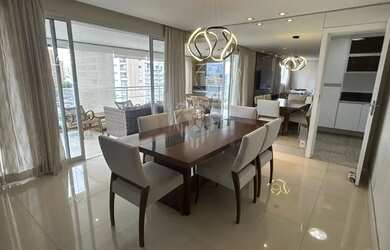 Imagem: O apartamento possui 3 Dormitórios, 5 Banheiros, 3 Vagas na