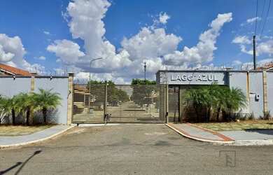 Imagem: A casa em condomínio possui 2 Dormitórios, 1 Banheiro, 2 Vagas