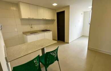 Imagem: O apartamento possui 1 Dormitório, 1 Banheiro, 1 Vaga na garagem