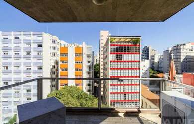 Imagem 7: Cobertura espaçosa com ótima área externa numa das melhores ruas de...