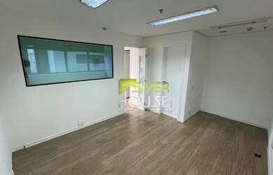 Imagem: O depósito possui 1 Vaga na garagem, 30m² de Área e está