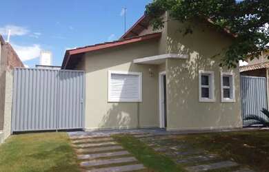 Imagem: A casa em condomínio possui 3 Dormitórios, 2 Banheiros, 2