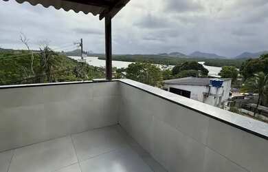 Imagem: A casa possui 4 Dormitórios, 2 Banheiros, 2 Vagas na garagem