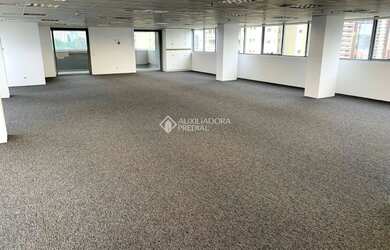 Imagem: O depósito possui 5 Vagas na garagem, 632m² de Área, Imóvel