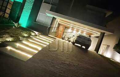 Imagem: A casa em condomínio possui 3 Dormitórios, 5 Banheiros, 2