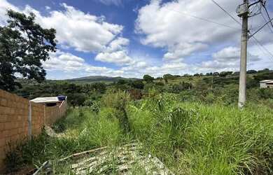 Imagem: O terreno possui 360m² de Área e está localizado em Mateus