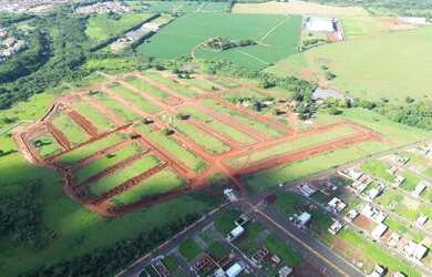 Imagem: O terreno possui 160m² de Área e está localizado em Parque
