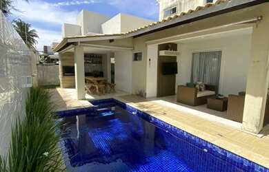 Imagem: A casa em condomínio possui 4 Dormitórios, 5 Banheiros, 4