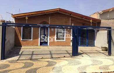 Imagem: O depósito para alugar possui 3 Vagas na garagem e 287m² de