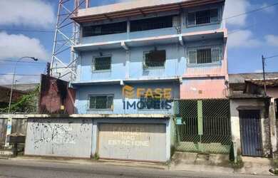 Imagem: A casa possui 4 Dormitórios, 2 Banheiros, 2 Vagas na garagem