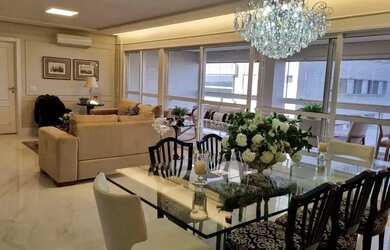 Imagem: O apartamento possui 3 Dormitórios, 5 Banheiros, 3 Vagas na