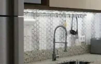 Imagem: O apartamento possui 1 Dormitório, 1 Banheiro, 1 Vaga na garagem