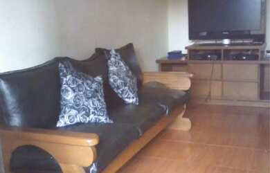 Imagem: A casa possui 3 Dormitórios, 1 Banheiro, 3 Vagas na garagem