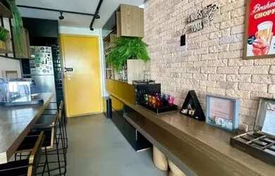 Imagem: O apartamento possui 1 Dormitório, 1 Banheiro, 1 Vaga na garagem