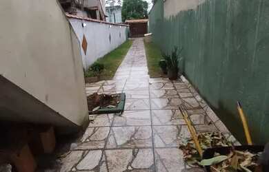 Imagem: A casa possui 2 Dormitórios, 1 Banheiro, 1 Vaga na garagem