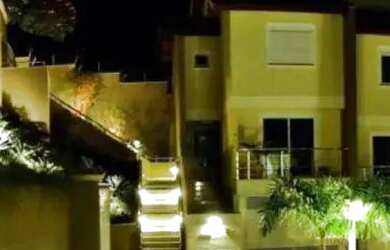 Imagem: A casa em condomínio possui 4 Dormitórios, 5 Banheiros, 4