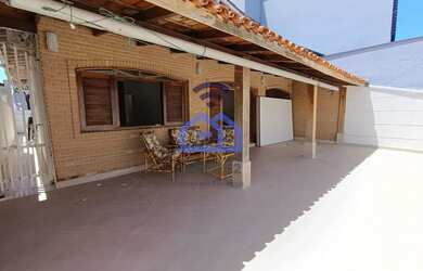 Imagem: O depósito possui 3 Vagas na garagem, 193m² de Área e está