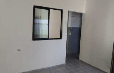 Imagem: A kitnete possui 1 Dormitório, 1 Banheiro, 40-0m² de Área