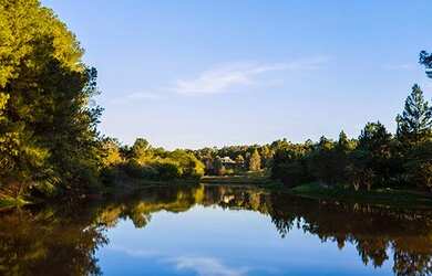Imagem: O terreno possui 2.302m² de Área e está localizado em Loteamento