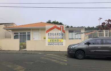 Imagem: A casa possui 4 Dormitórios, 3 Banheiros, 1 Vaga na garagem