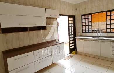 Imagem: A casa possui 2 Dormitórios, 3 Banheiros, 2 Vagas na garagem