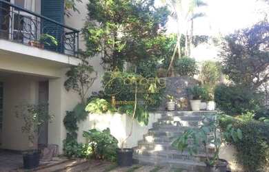 Imagem 1: Belíssima casa, espaçosa e em ótima localização. Confira