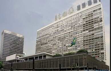 Imagem: O depósito possui 5 Vagas na garagem, 640m² de Área e está