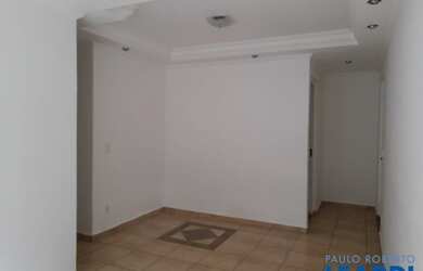 Imagem: O apartamento possui 3 Dormitórios, 1 Banheiro, 1 Vaga na garagem