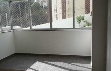 Imagem: O apartamento possui 3 Dormitórios, 1 Banheiro, 1 Vaga na garagem