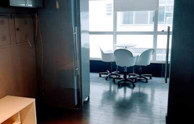 Imagem: O depósito possui 4 Vagas na garagem e 120m² de Área e está