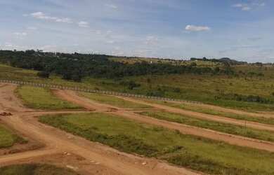 Imagem 9: Lote no Condomínio Vinhas Flamboyant, entre Portal do Sol e Bolonha,...