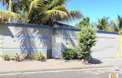 Imagem: A casa à venda possui 3 Dormitórios, 2 Banheiros, 4 Vagas