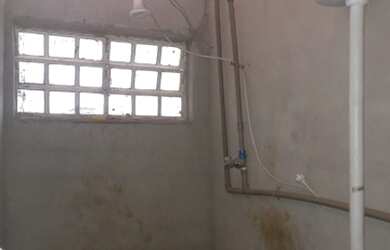 Imagem: A casa possui 1 Dormitório, 1 Banheiro, 1 Vaga na garagem