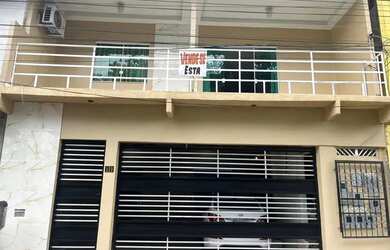 Imagem: A casa possui 5 Dormitórios, 5 Banheiros, 3 Vagas na garagem