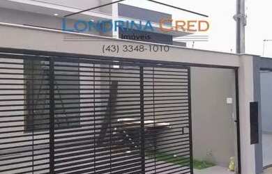 Imagem: A casa possui 3 Dormitórios, 2 Banheiros, 2 Vagas na garagem