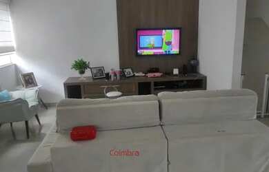 Imagem: A casa possui 1 Dormitório, 4 Banheiros, 4 Vagas na garagem