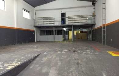 Imagem 1: Galpão, 300 m² - venda por R$ 1.800.000,00 ou aluguel por R$ 11.800,00/mês...